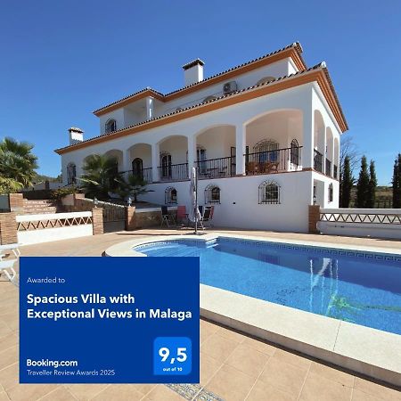 Spacious Villa With Exceptional Views In Malaga Касарабонела Экстерьер фото
