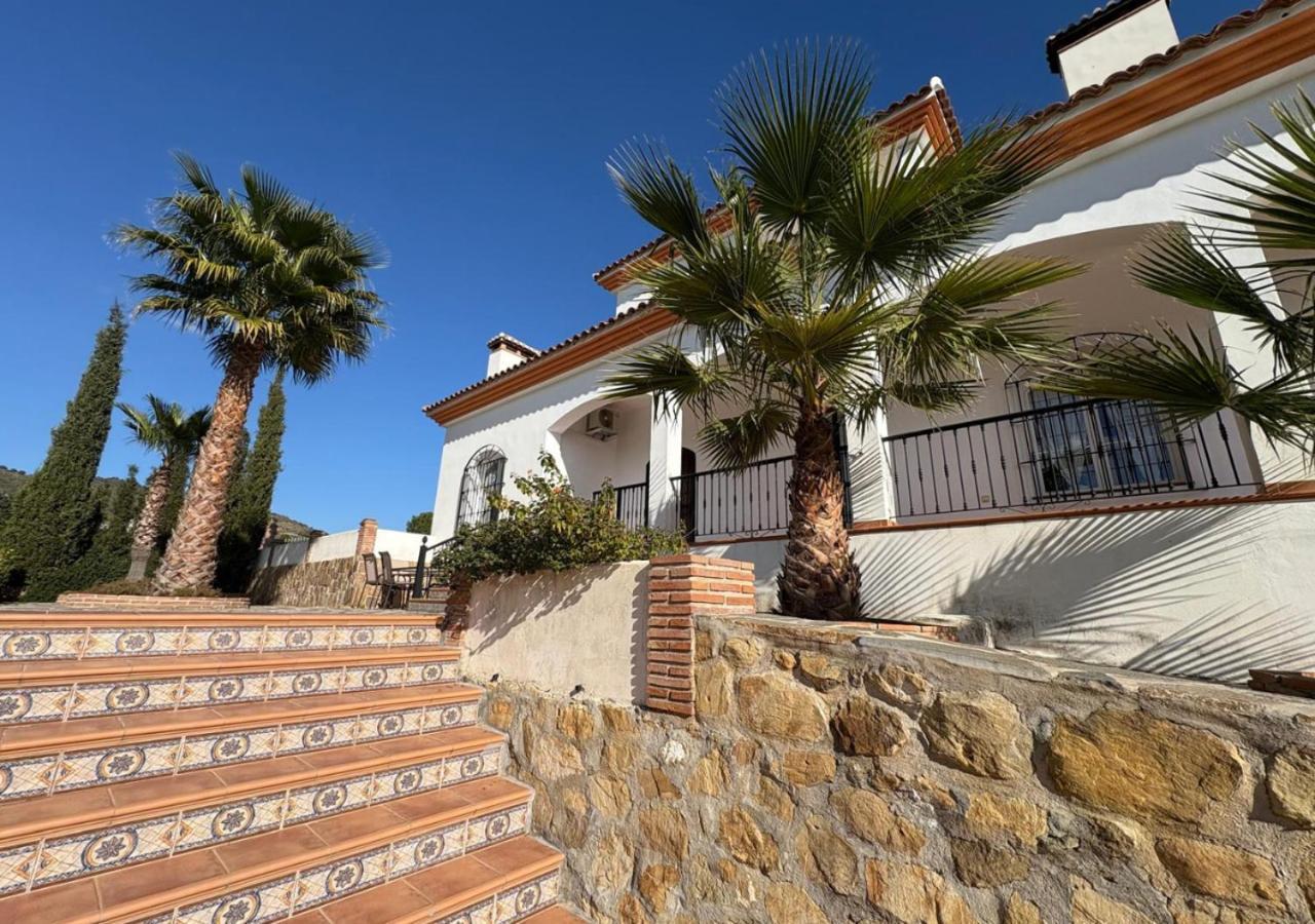 Spacious Villa With Exceptional Views In Malaga Касарабонела Экстерьер фото