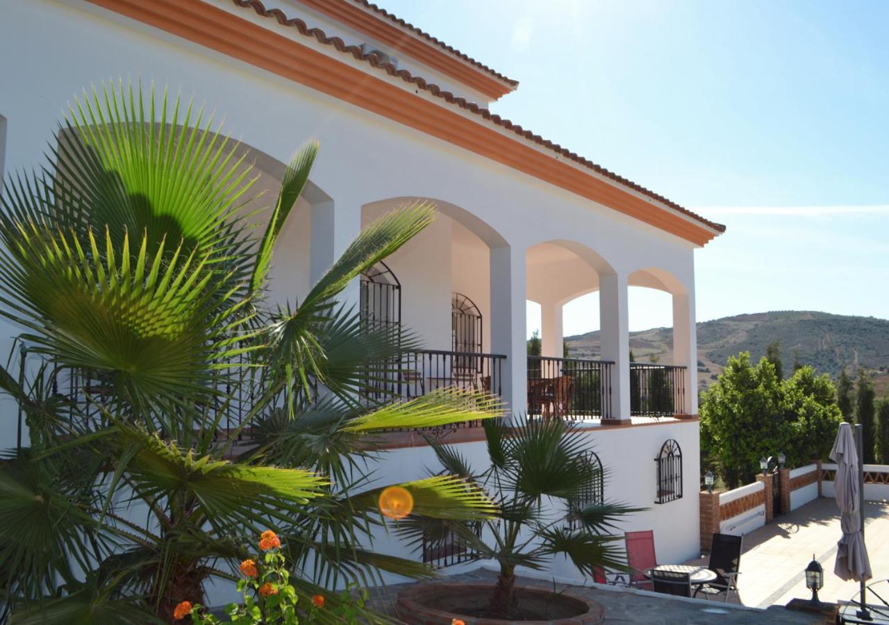 Spacious Villa With Exceptional Views In Malaga Касарабонела Экстерьер фото