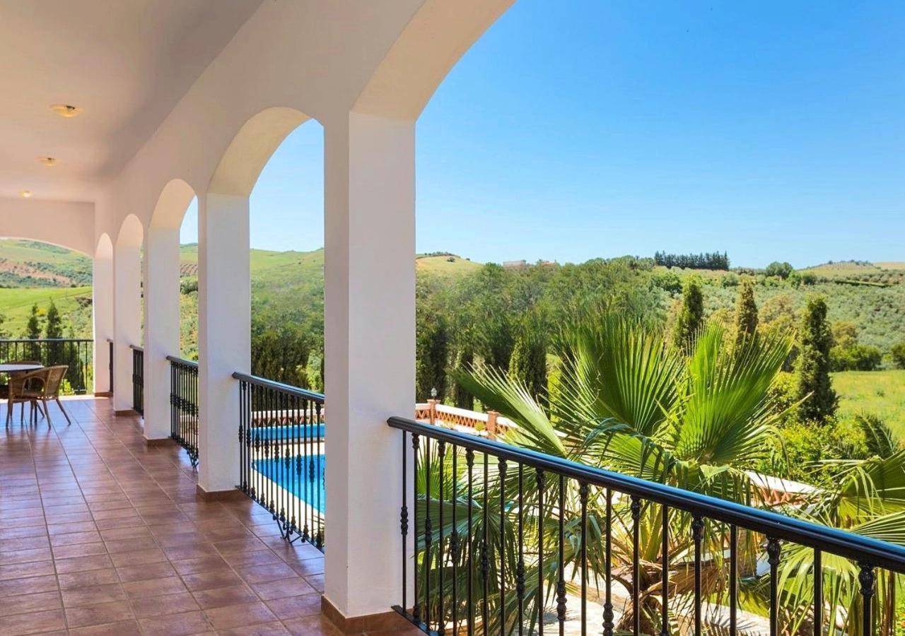Spacious Villa With Exceptional Views In Malaga Касарабонела Экстерьер фото