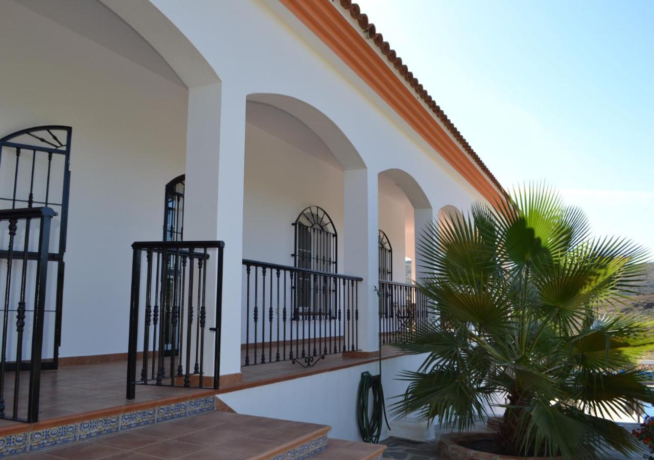 Spacious Villa With Exceptional Views In Malaga Касарабонела Экстерьер фото