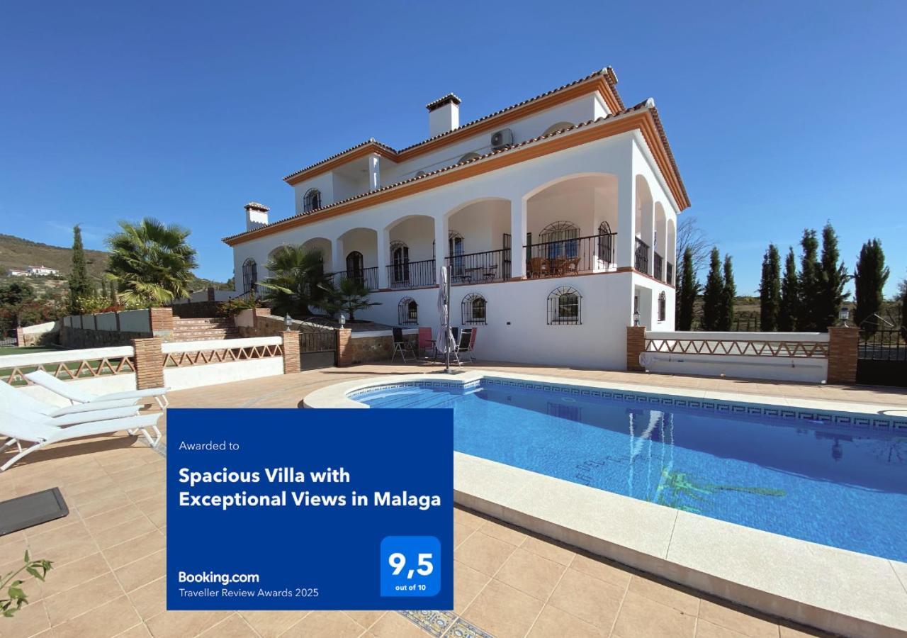 Spacious Villa With Exceptional Views In Malaga Касарабонела Экстерьер фото